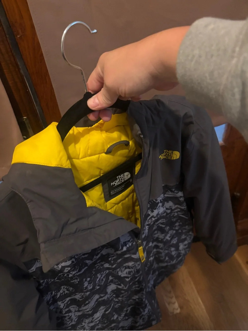 The North Face Boys' Brayden Insulated Jacket - Camo Mountains - youth XL